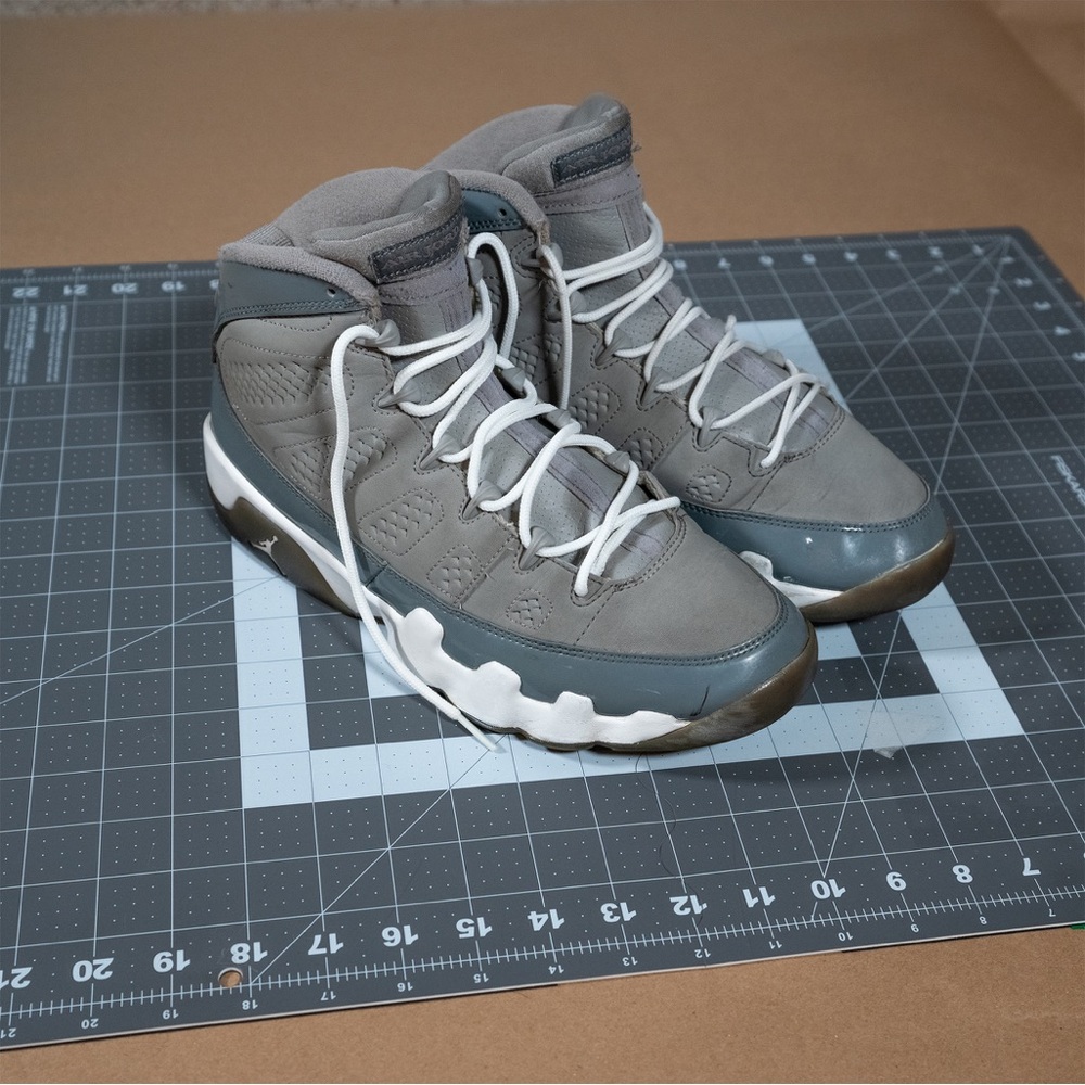 NIKE • SNEAKERS